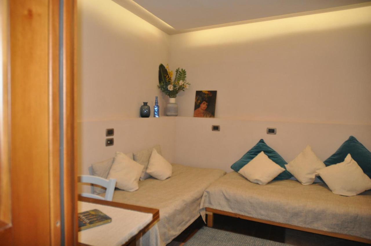 La Giolitta Rooms & Apartment Barolo Bagian luar foto