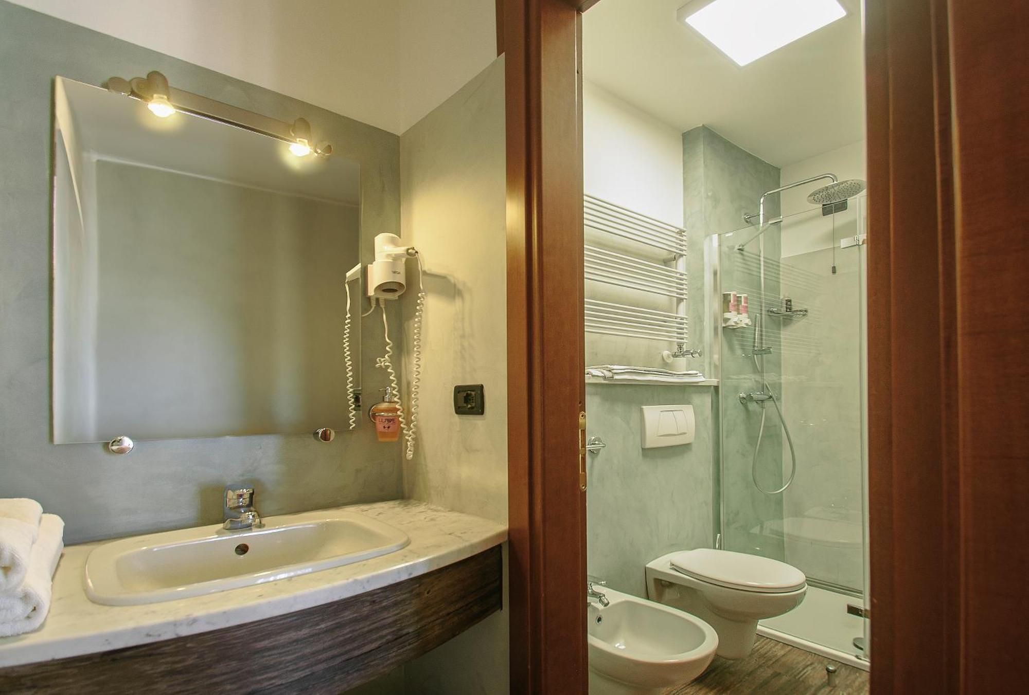 La Giolitta Rooms & Apartment Barolo Bagian luar foto