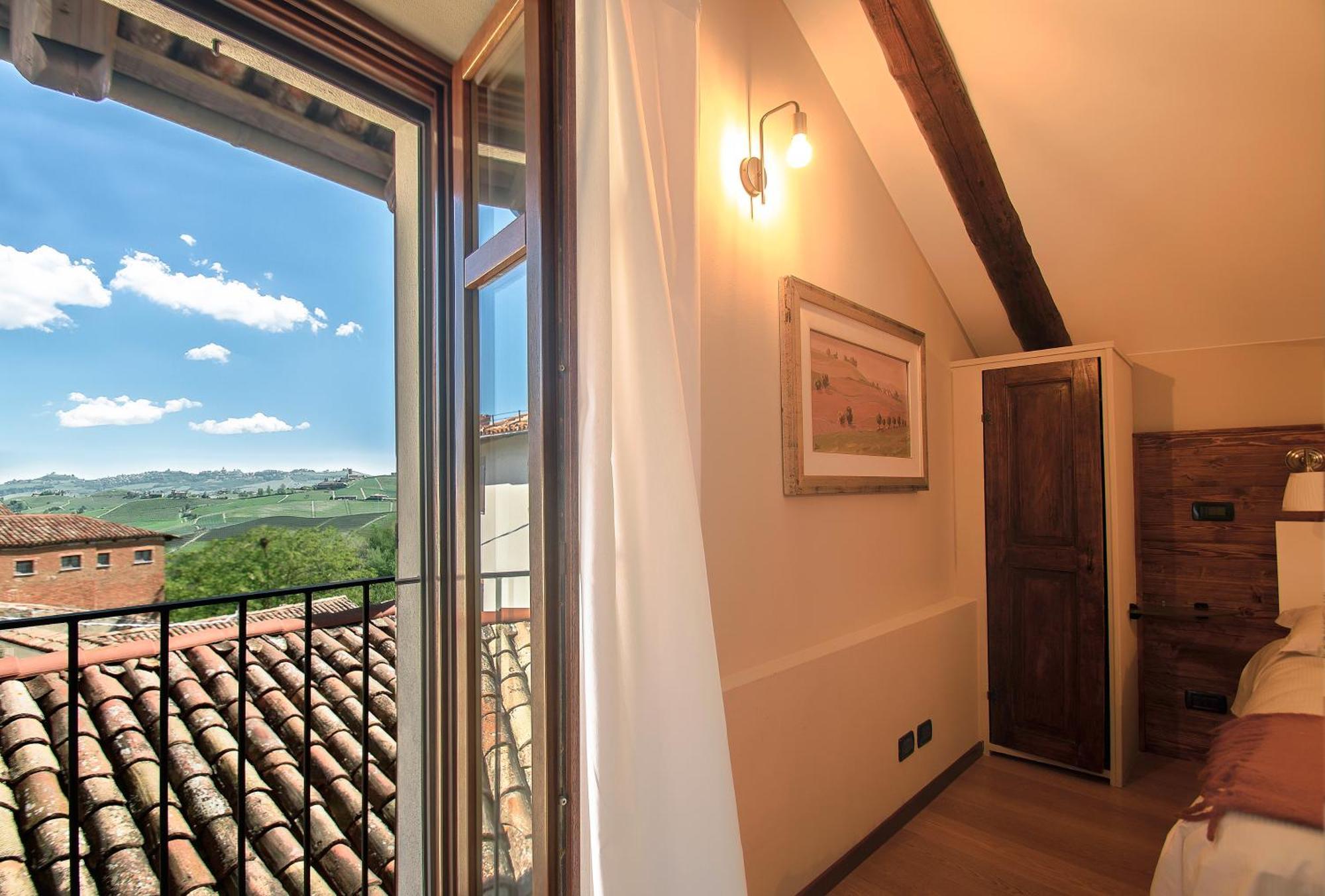 La Giolitta Rooms & Apartment Barolo Bagian luar foto