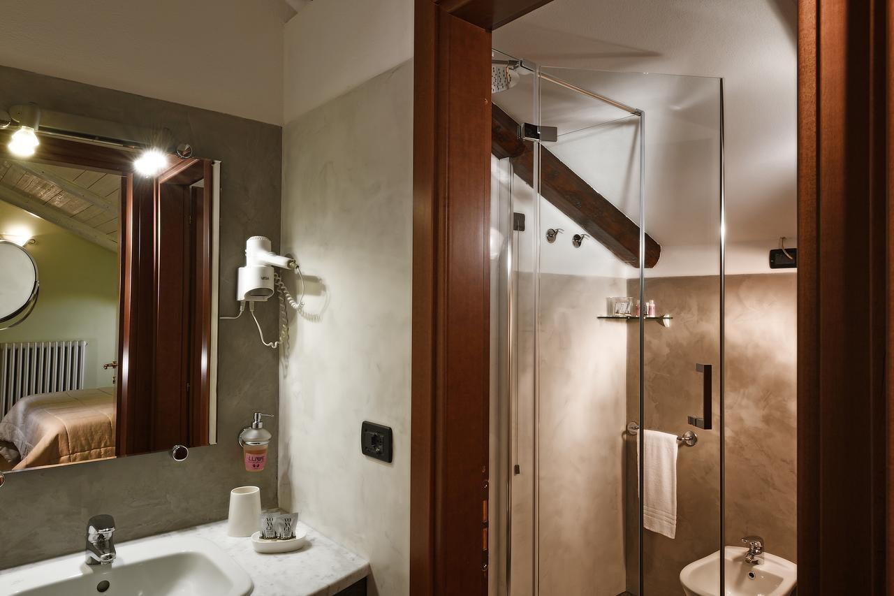 La Giolitta Rooms & Apartment Barolo Bagian luar foto